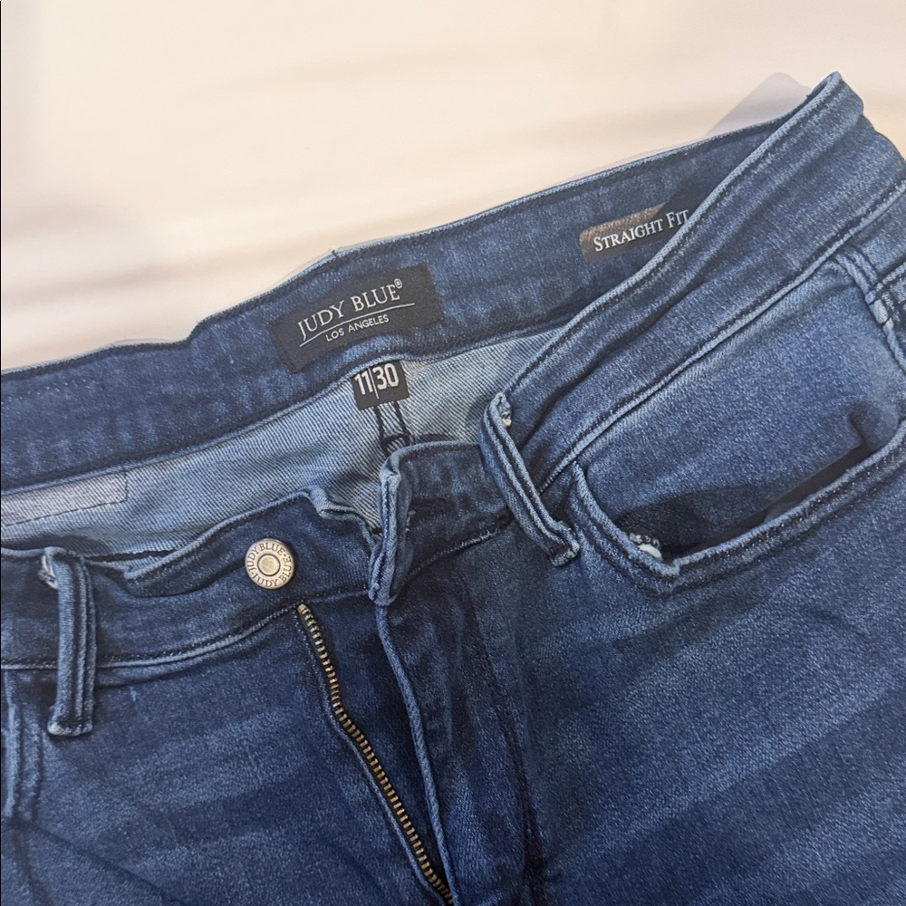 Judy Blue Medium Blue Straight Leg Jeans